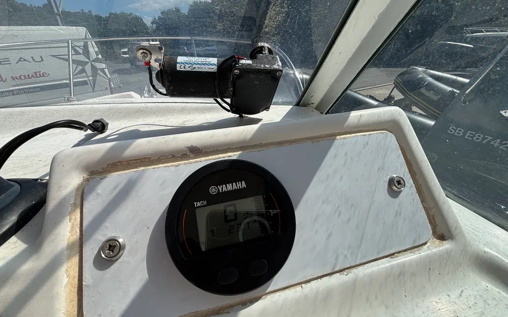 slider 11 Beneteau Antares 500 Calanque