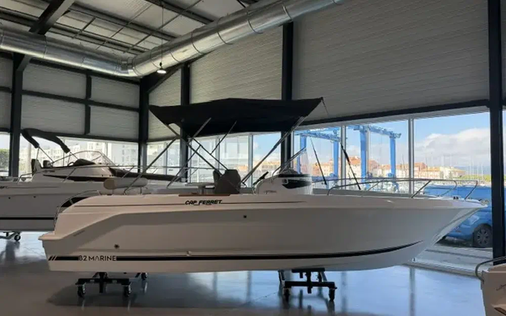 slider 1 B2 Marine 652 Open