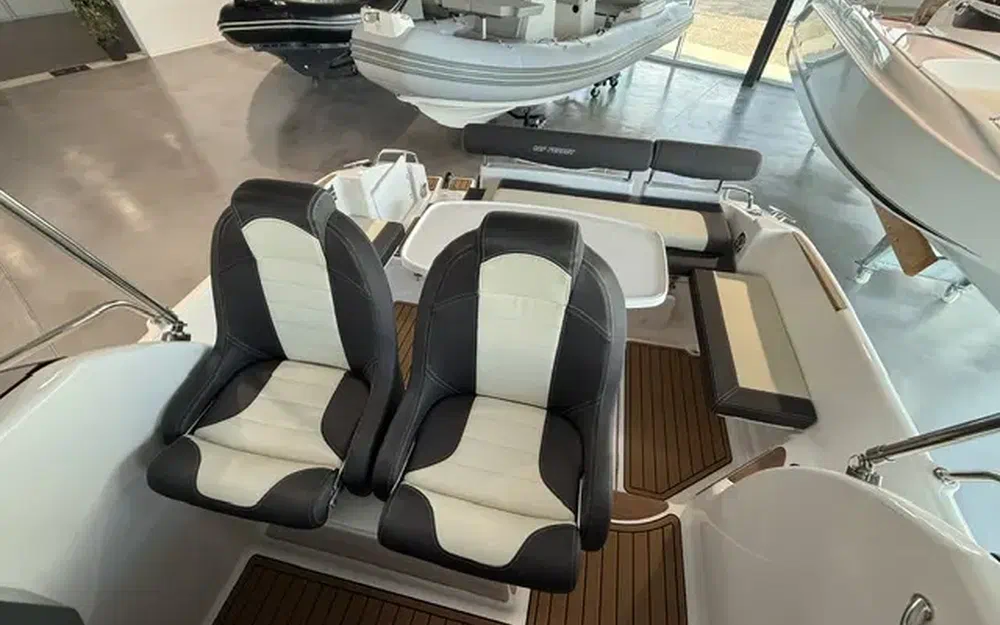 slider 5 B2 Marine Cap Ferret 752 Cruiser
