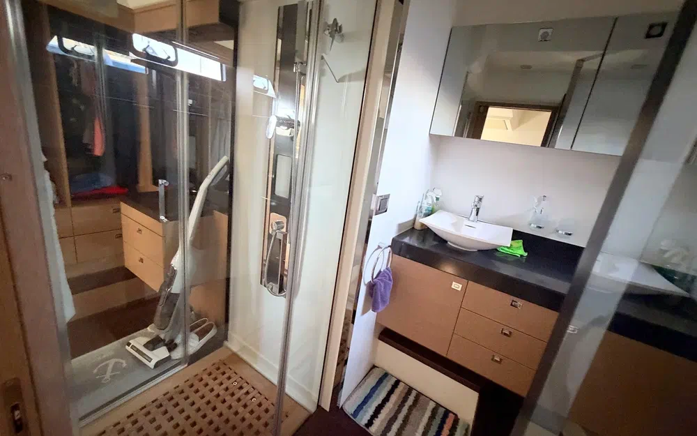 slider 13 Prestige Yachts 560 Fly