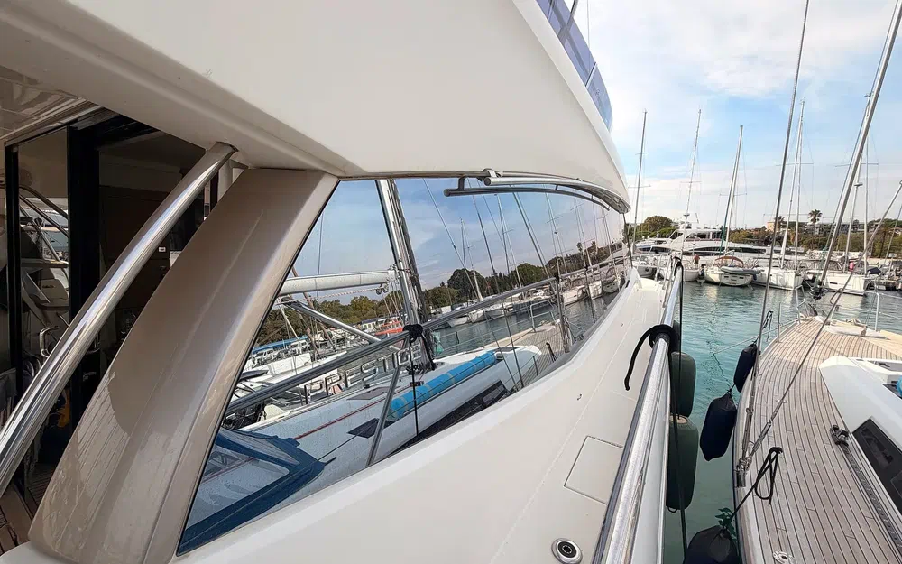 slider 14 Prestige Yachts 560 Fly