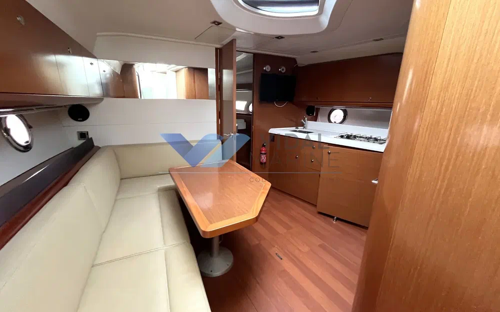 slider 2 Beneteau Gran Turismo 38