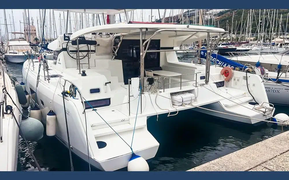 slider 0 Lagoon 42