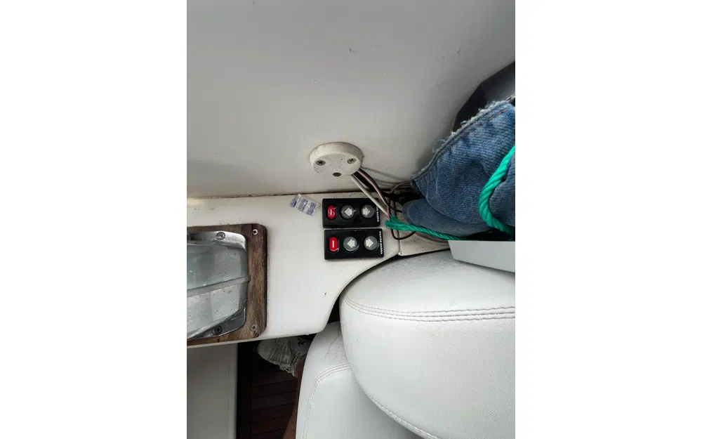 slider 8 Sessa Marine Oyster 30