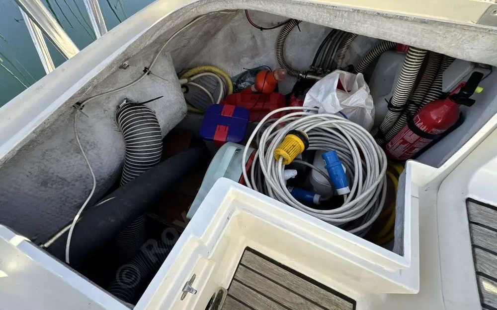 slider 10 Jeanneau Sun Odyssey 39