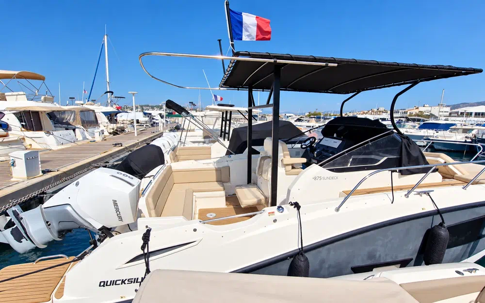 slider 17 Quicksilver Activ 875 Sundeck