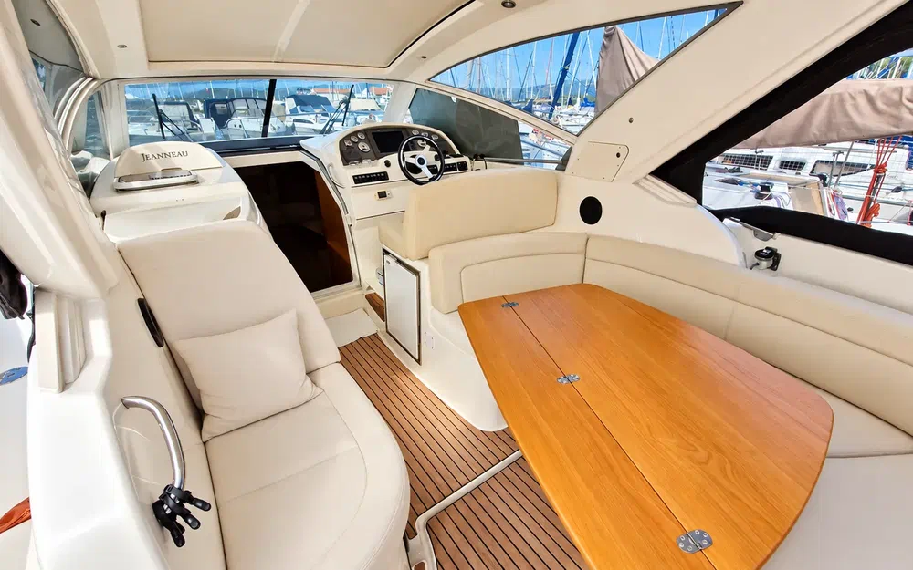 slider 6 Jeanneau Prestige 30 S Hard Top