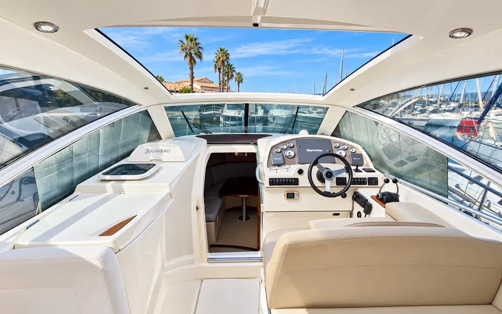 slider 2 Jeanneau Prestige 30 S Hard Top