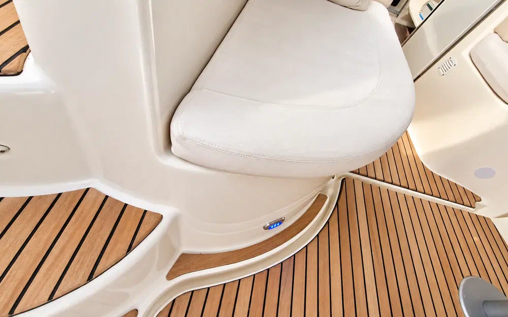slider 17 Jeanneau Prestige 30 S Hard Top