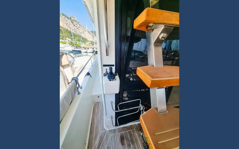 slider 7 Cranchi Eco Trawler 43