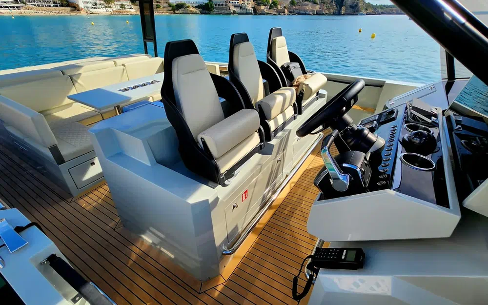 slider 36 De Antonio Yachts D36 Open