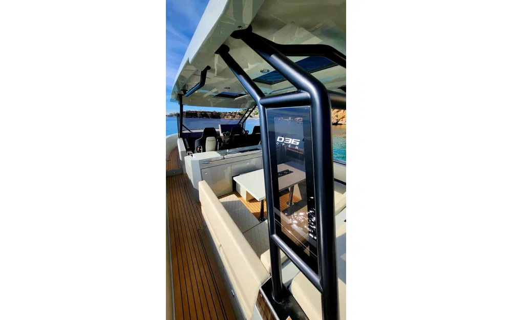 slider 22 De Antonio Yachts D36 Open