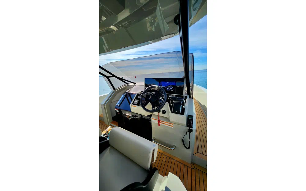 slider 33 De Antonio Yachts D36 Open