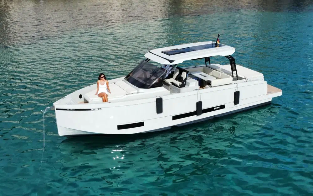 slider 4 De Antonio Yachts D36 Open