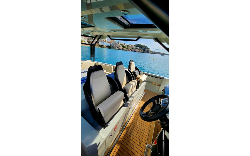 slider 32 De Antonio Yachts D36 Open