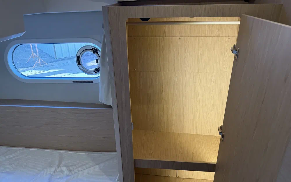 slider 15 Beneteau Swift Trawler 41 Fly
