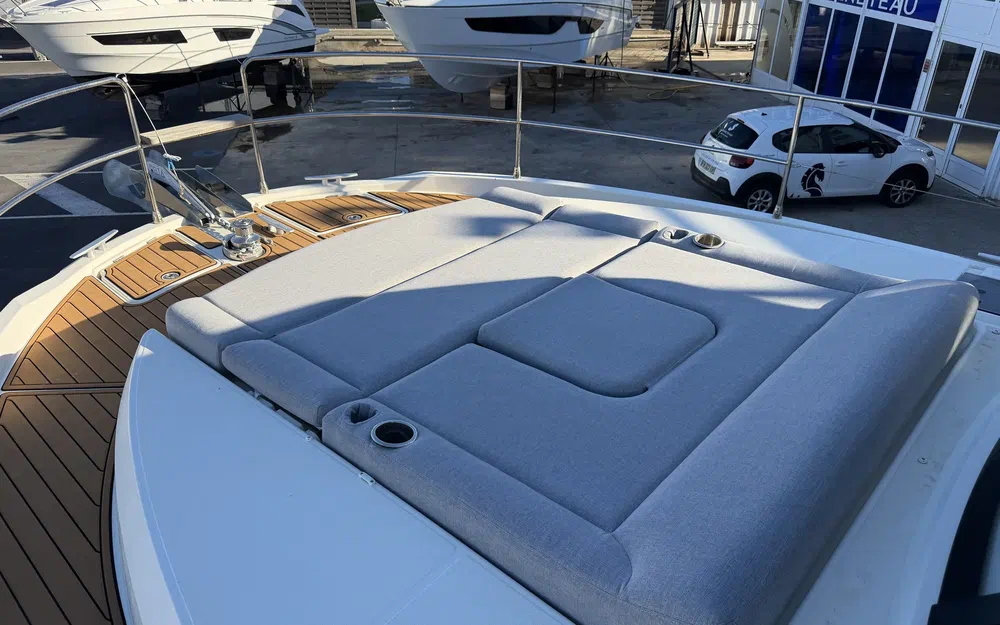 slider 18 Beneteau Swift Trawler 41 Fly
