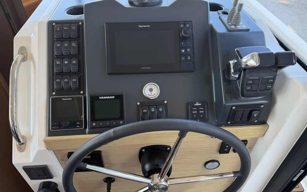 slider 7 Beneteau Swift Trawler 41 Fly