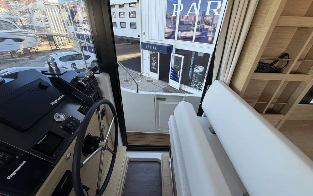 slider 8 Beneteau Swift Trawler 41 Fly