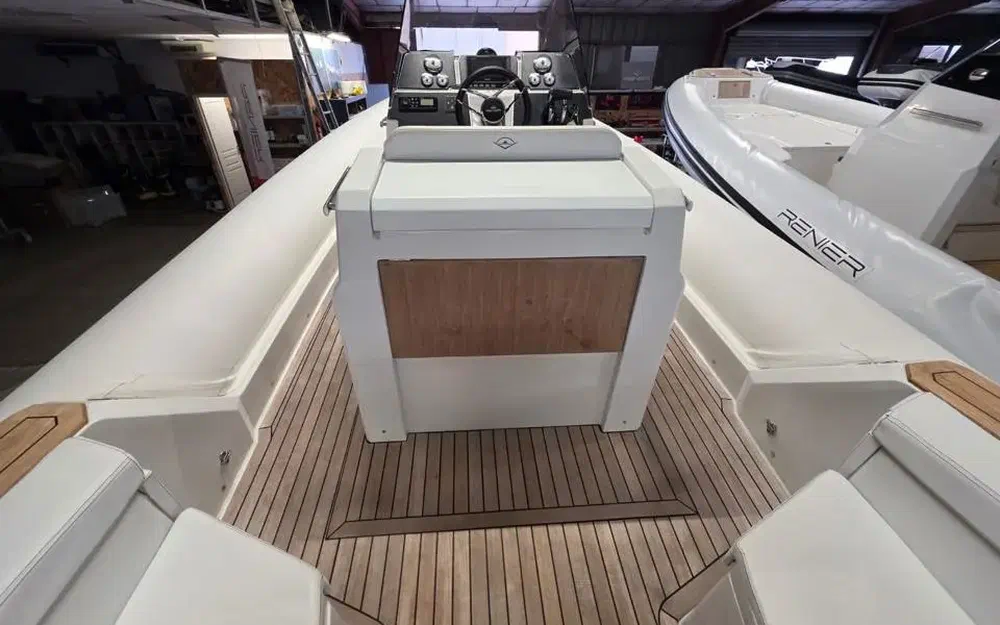 slider 11 Renier R9 Tourer