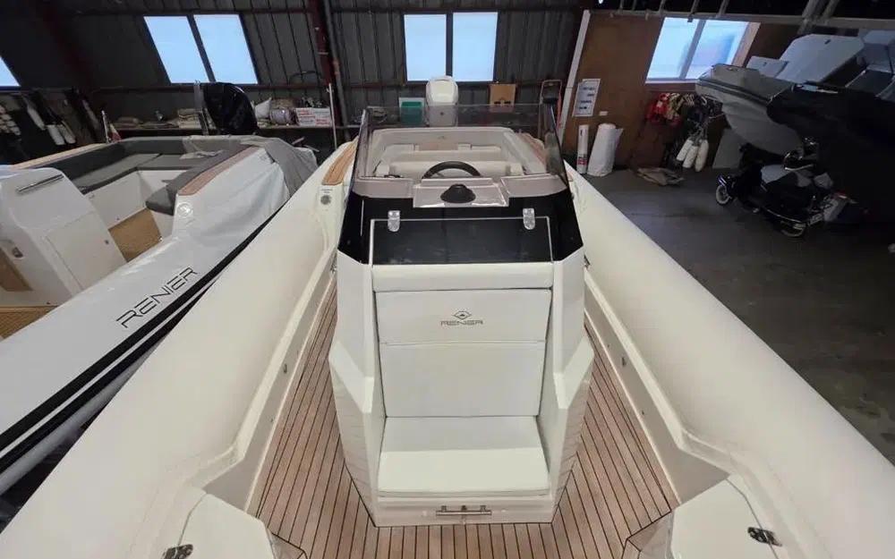 slider 19 Renier R9 Tourer