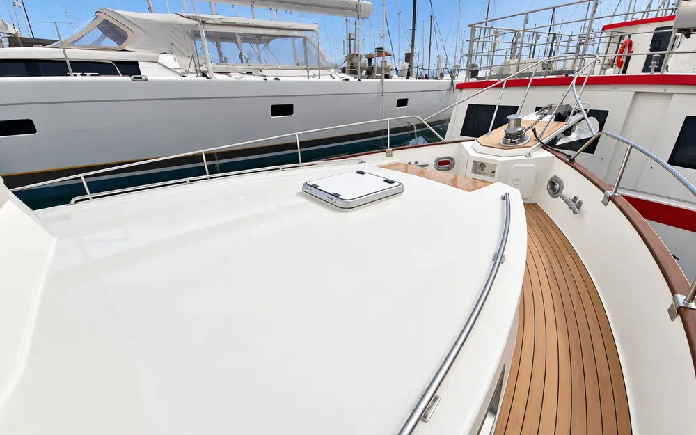 slider 20 Grand Banks 52 Europa