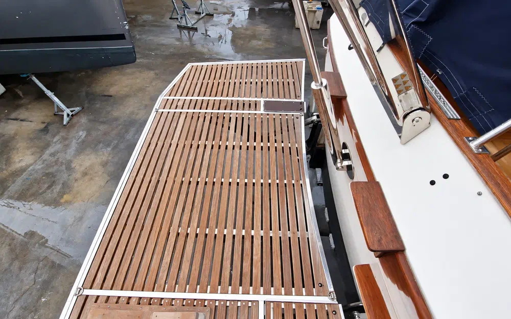 slider 27 Grand Banks 52 Europa