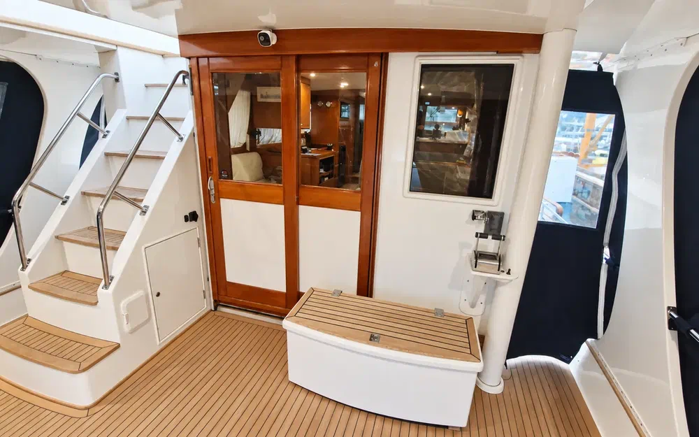 slider 14 Grand Banks 52 Europa