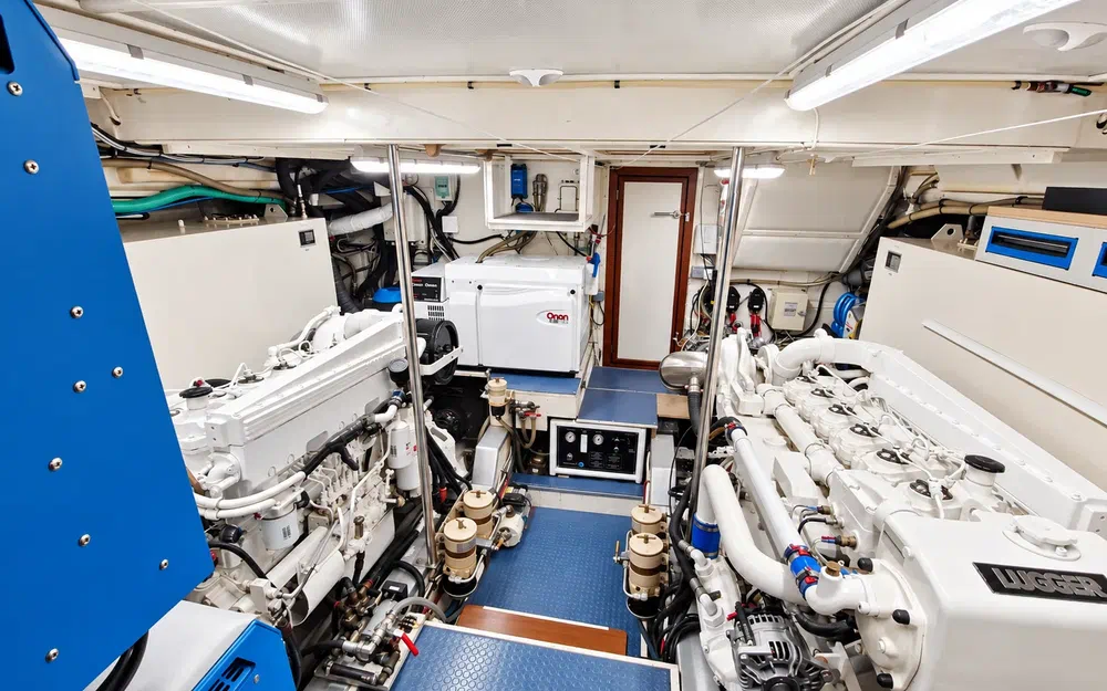 slider 24 Grand Banks 52 Europa