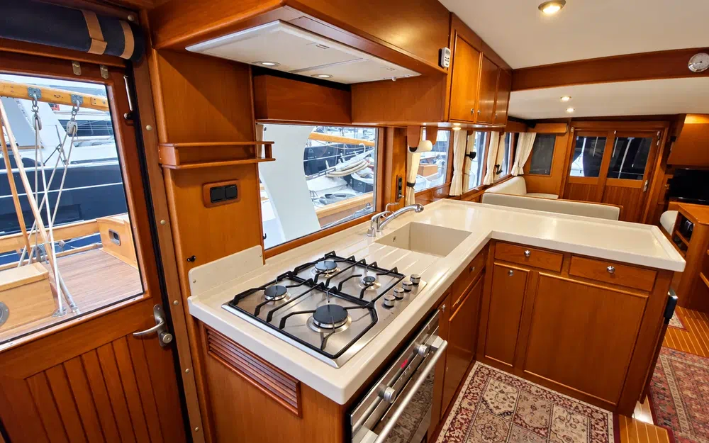 slider 2 Grand Banks 52 Europa