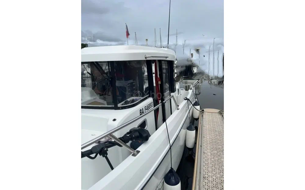 slider 2 Beneteau Barracuda 8