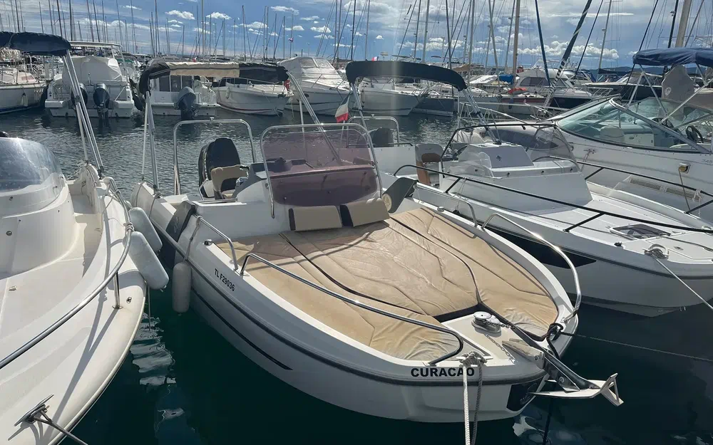 slider 1 Beneteau Flyer 6 SUNdeck