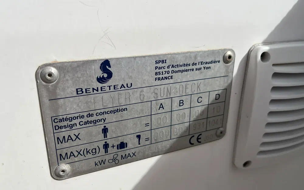 slider 16 Beneteau Flyer 6 SUNdeck