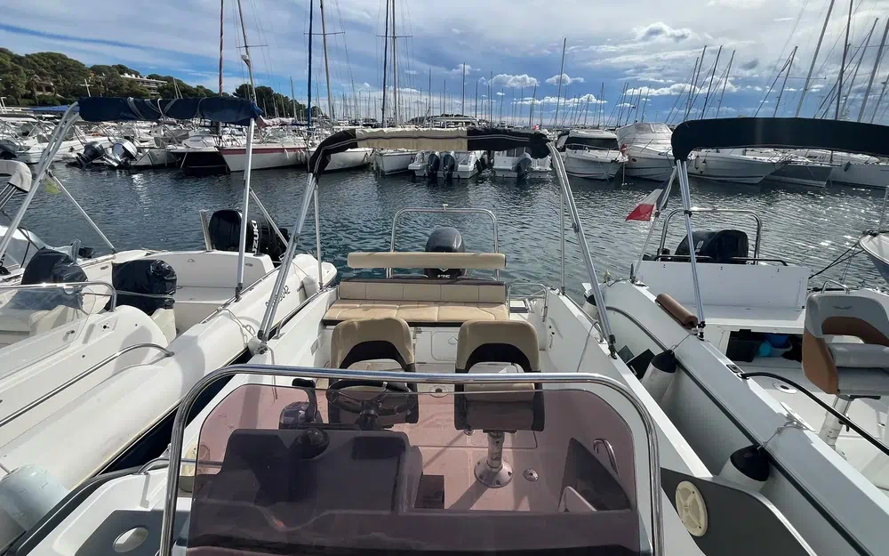 slider 5 Beneteau Flyer 6 SUNdeck