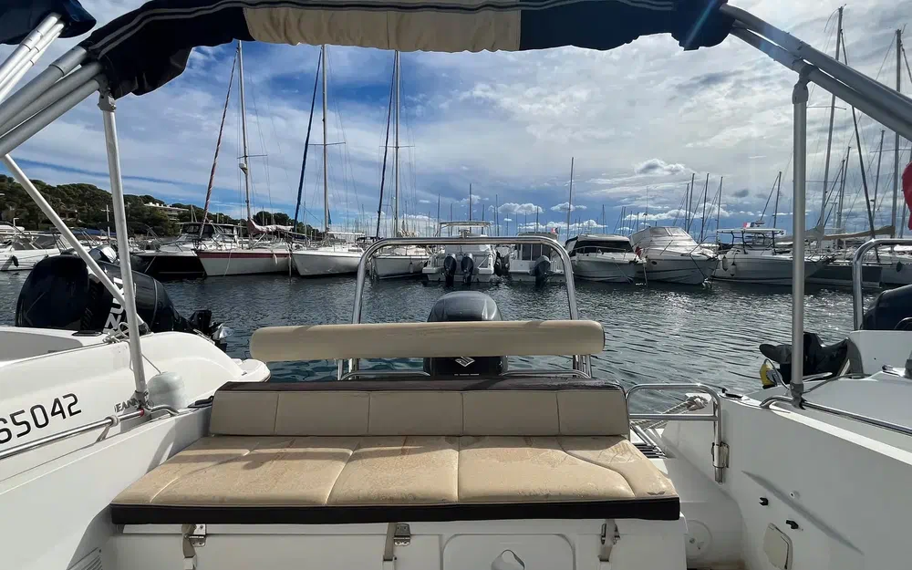 slider 7 Beneteau Flyer 6 SUNdeck