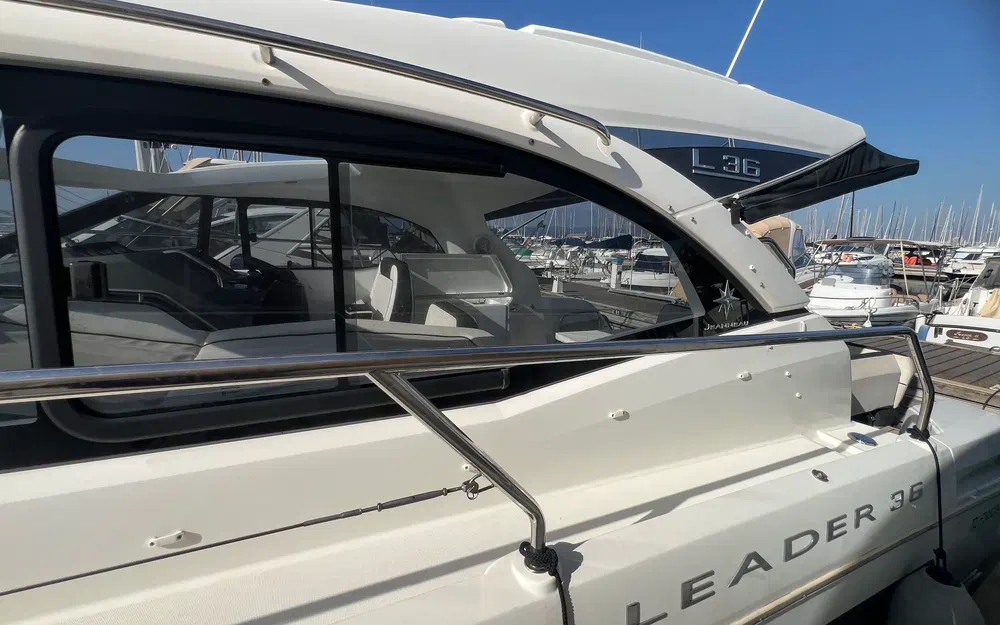slider 21 Jeanneau Leader 36