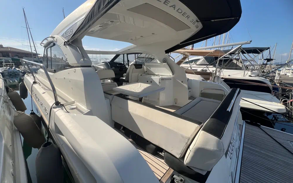 slider 22 Jeanneau Leader 36