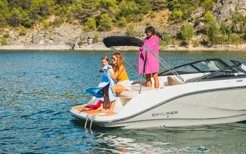 slider 9 Bayliner V20i