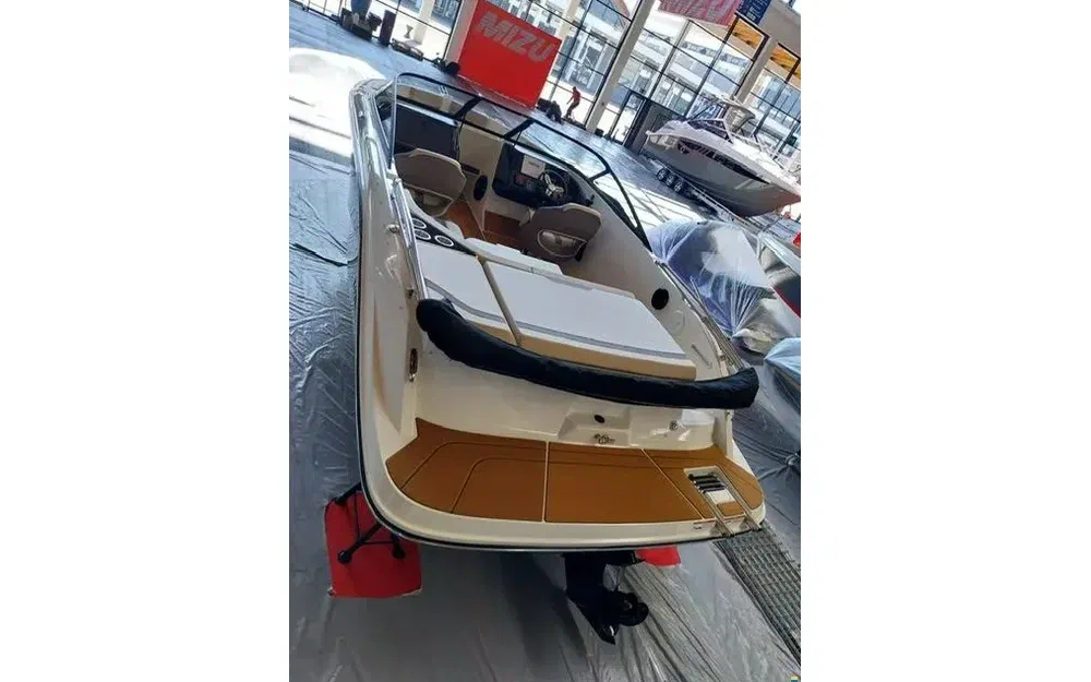 slider 1 Bayliner V20i