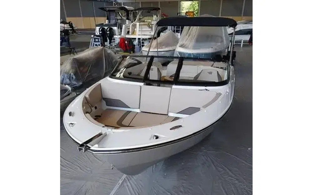 slider 2 Bayliner V20i