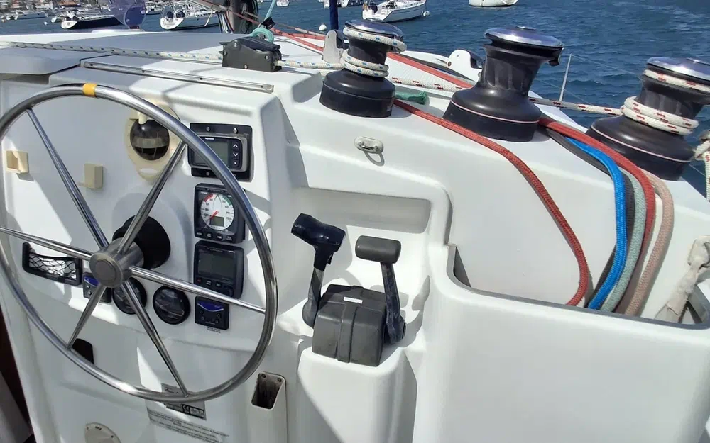 slider 14 Fountaine Pajot Lipari 41 Evolution Quatuor