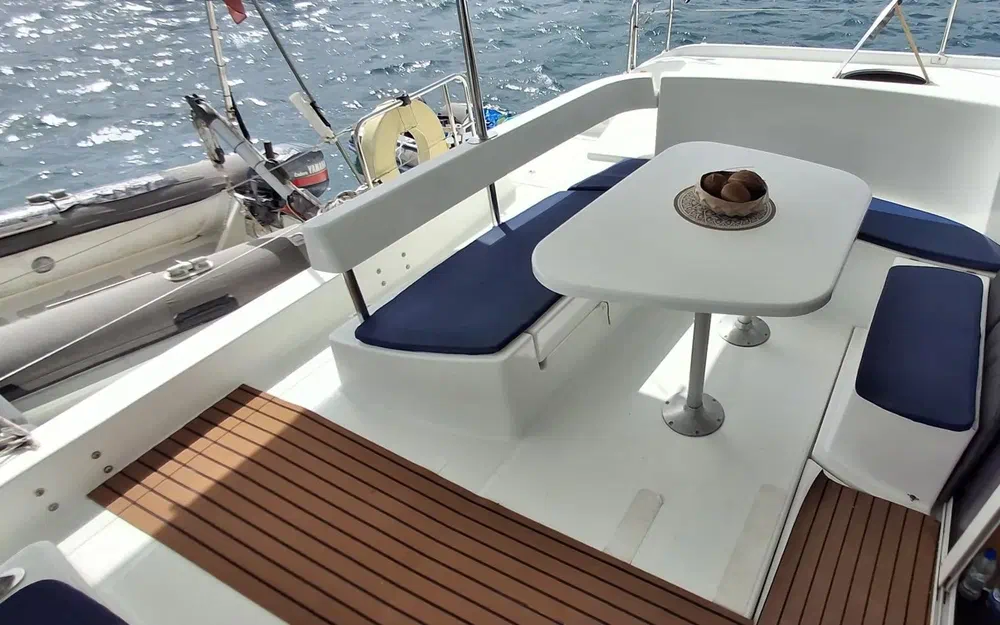 slider 15 Fountaine Pajot Lipari 41 Evolution Quatuor