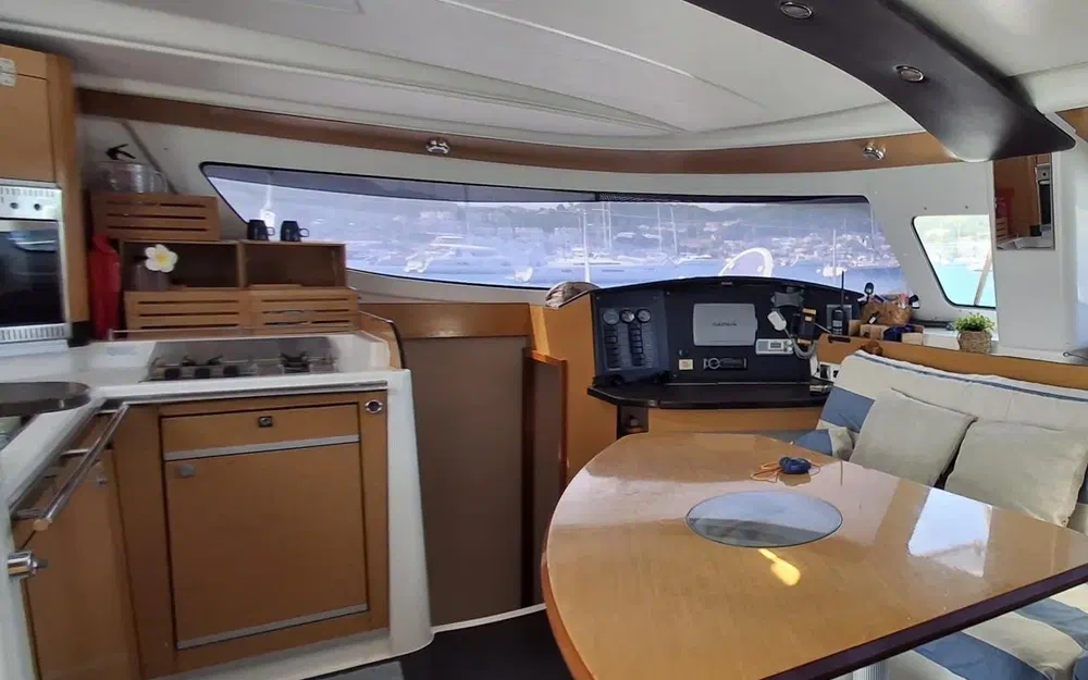 slider 21 Fountaine Pajot Lipari 41 Evolution Quatuor