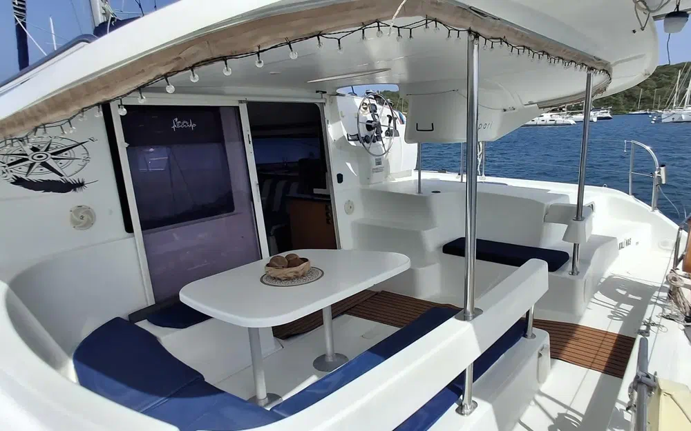 slider 4 Fountaine Pajot Lipari 41 Evolution Quatuor