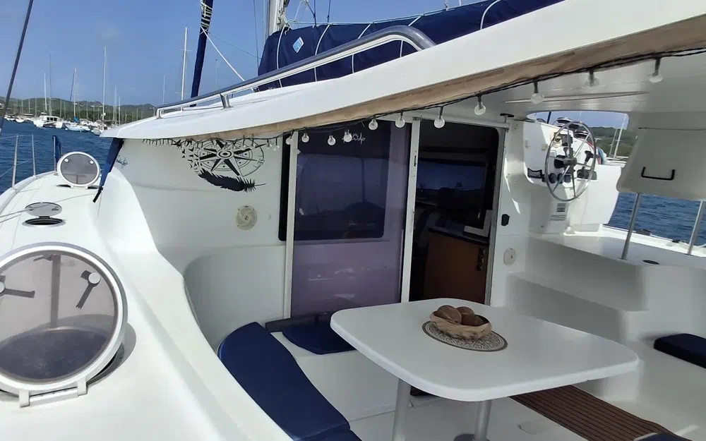 slider 5 Fountaine Pajot Lipari 41 Evolution Quatuor