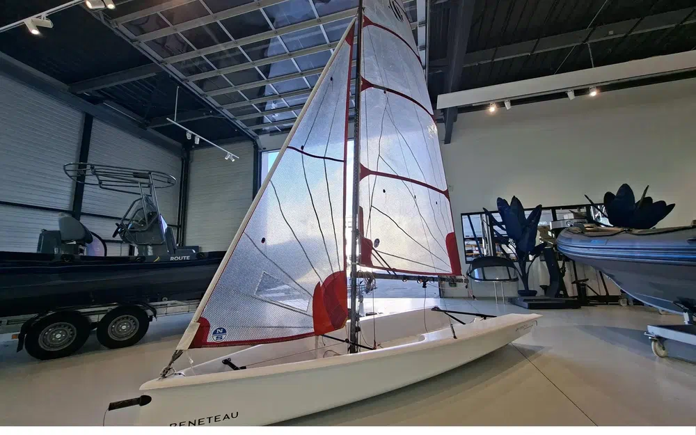 slider 4 Beneteau First 14