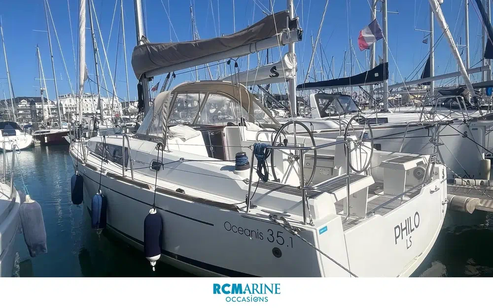 slider 1 Beneteau Oceanis 35.1