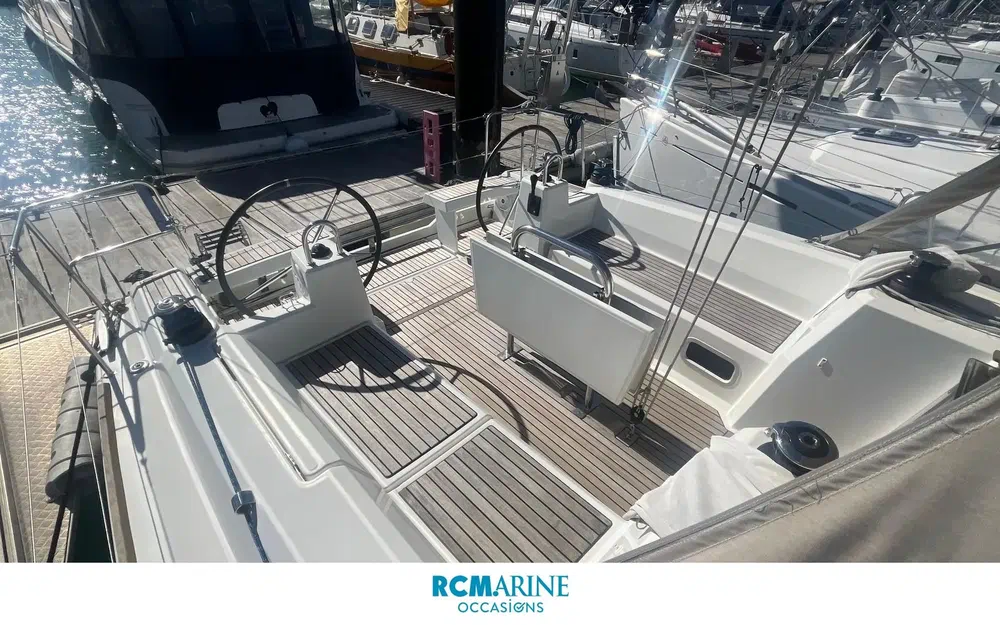slider 4 Beneteau Oceanis 35.1