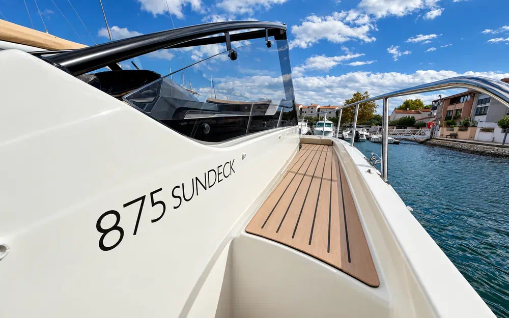 slider 18 Quicksilver Activ 875 Sundeck
