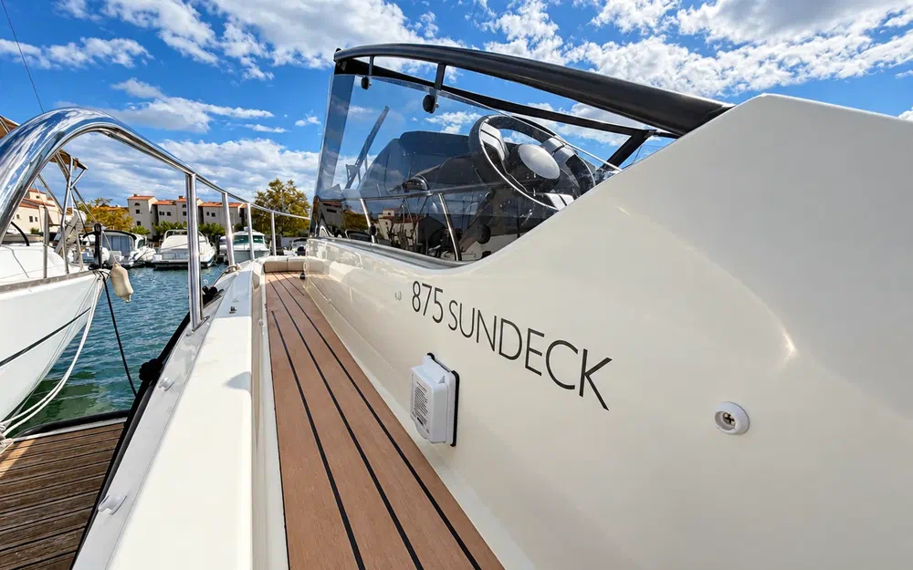 slider 19 Quicksilver Activ 875 Sundeck